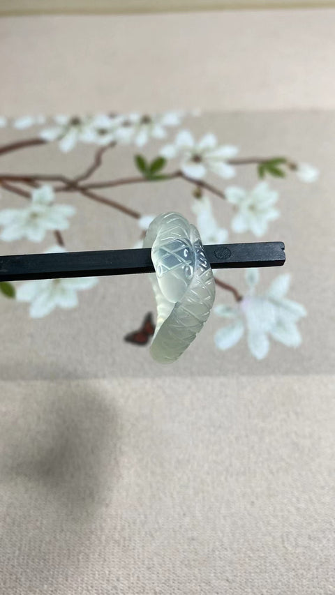 Cincin Ular Giok Cui Giok Alami Ukuran 18,5 mm Giok ini bersih dan halus dengan pola yang indah.