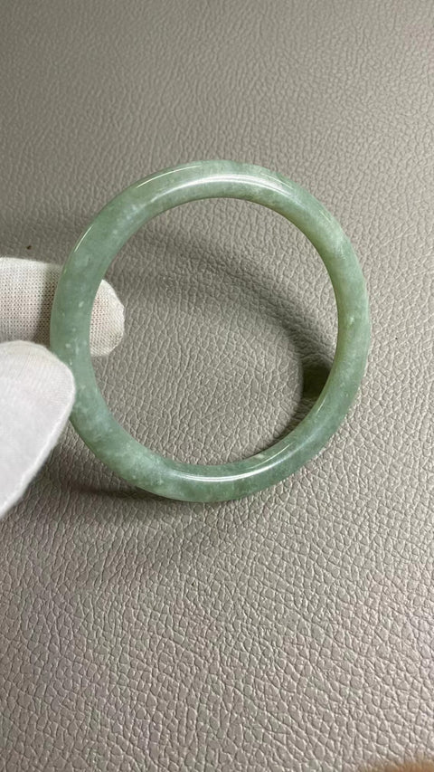 Harga Gelang Giok Cui Giok Alami Harga Kesejahteraan Ukuran 59-61mm Ukuran 60.3mm Giok semuanya terjadi secara alami Pola acak termasuk pajak pengiriman