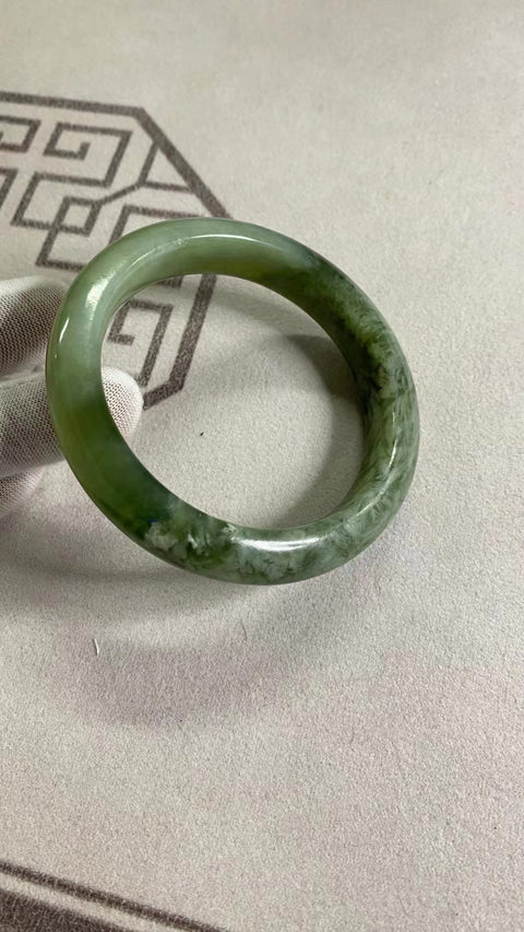 Gelang Gelang Cui Jade Tsingti Milkcap Ukuran 59-61mm Ukuran 60.7mm Lebar Sisi 13.5mm Batu giok terjadi secara alami Pola acak Termasuk Pajak Pengiriman