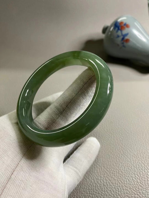 Gelang Giok Cui Alami Ukuran 57-59mm Ukuran 58.2mm Lebar Sisi 12.6mm Giok terjadi secara alami Pola acak Termasuk pajak pengiriman.