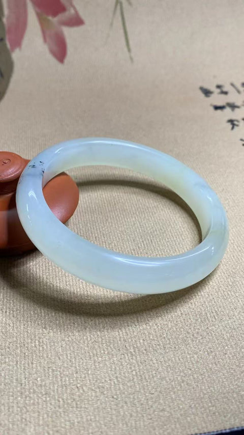 Gelang Giok Cui Alami Ukuran 63-65mm Ukuran 64.6mm Lebar Sisi 13.2mm & nbsp; Giok adalah semua yang terjadi secara alami Pola acak termasuk pajak pengiriman