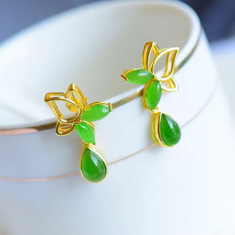 Anting Telur Jasper Alami Giok yang bersih, halus dan hangat. Ukuran 6 * 9mm, penuh dengan air, terbuat dari 925 perak, sudah termasuk pajak pengiriman.