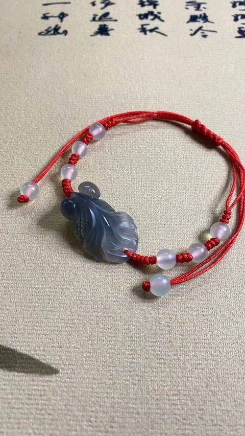 Gelang Hijau Smokey Jade Cui Alami Gelang gioknya bagus dan hangat, dan gayanya indah. 29 * 18.8mm termasuk pajak pengiriman.