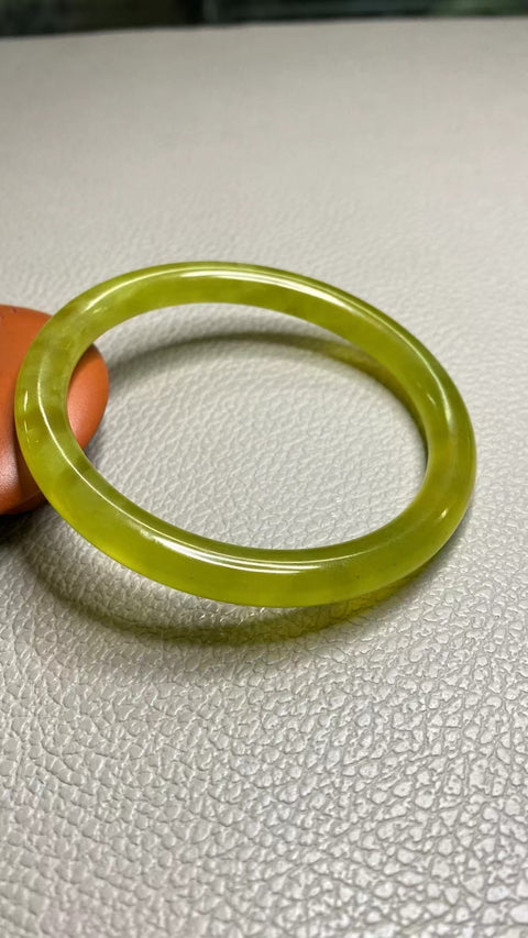 Gelang Kecantikan Gelang Batang Bunga Emas Kuning Giok Cui Giok Alami Ukuran 61-62mm Ukuran 61.3mm Giok adalah semua Pola Bunga yang terjadi secara alami Acak Termasuk Pajak Pengiriman