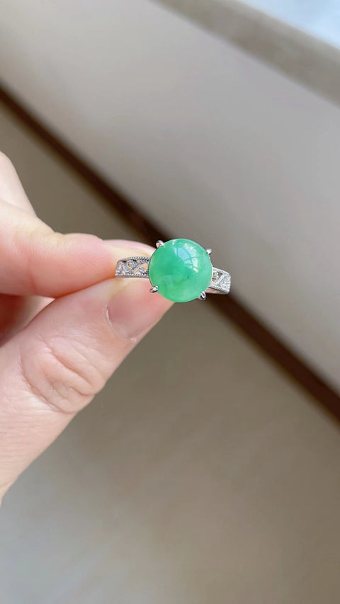 Cincin giok jadeite yang indah, terbuat dari bahan tambang lama, dengan tekstur halus dan hangat, ukuran batu 1,0 cm. Gratis ongkos kirim dan pajak.