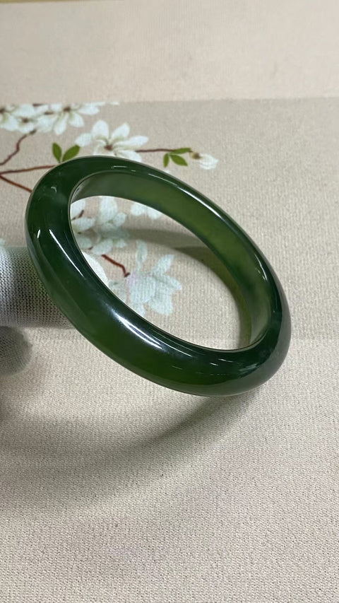 Gelang Garis Kecantikan Giok Cui Fine Cui Ukuran 60 ~ 62mm Ukuran 61.7mm Lebar 11.6mm Giok semuanya alami Pola acak Termasuk ongkos kirim dan pajak