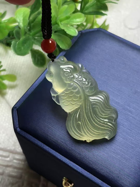 Liontin Ikan Mas Giok Giok Cui Giok Alami Ukuran 40 * 21 * 8mm Giok bersih, halus dan hangat.