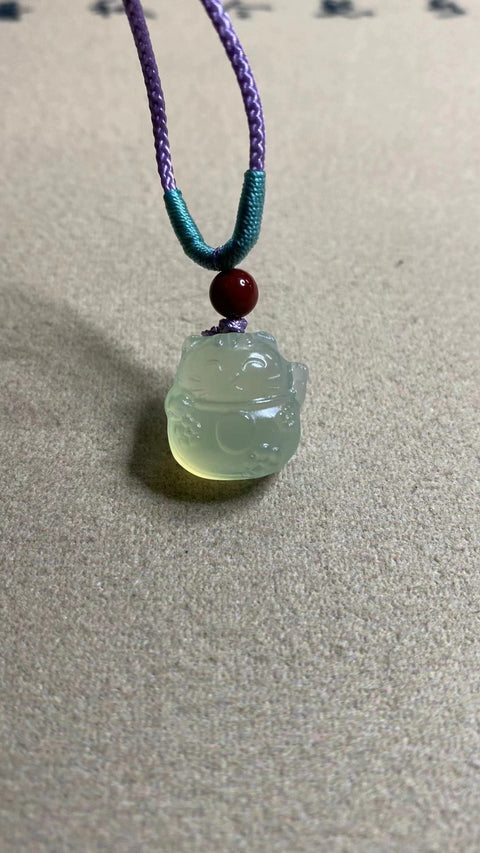 Liontin Giok Alami Ukuran 17 * 10mm Giok Jernih Kristal Termasuk pajak pengiriman.