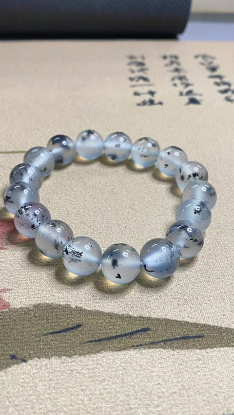 Tinta Giok Cui Fine Cui pada Tali Es Ukuran 12.3mm Giok halus dan hangat dengan warna-warna yang indah Pengiriman dan pajak sudah termasuk.