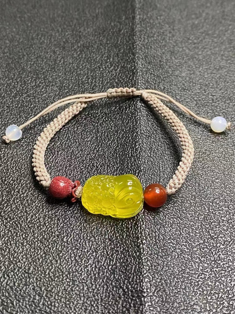 Gelang Katak Emas Giok Alami Ukuran 22 * 13mm Baik pria maupun wanita dapat memakai batu giok yang bersih dan halus Harga detik Termasuk pajak pengiriman.