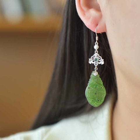 🍃🍃12337# Anting giok jasper Hetian dengan tatahan perak 925 ukiran, plakat bunga berbentuk khusus, ukuran 17 x 29mm, sudah termasuk ongkos kirim dan pajak