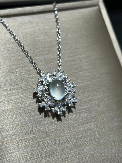 Bahan Es Giok Cui Giok Alami Kalung Bunga Salju Ukuran 8 * 6mm Gaya Termasuk pajak pengiriman