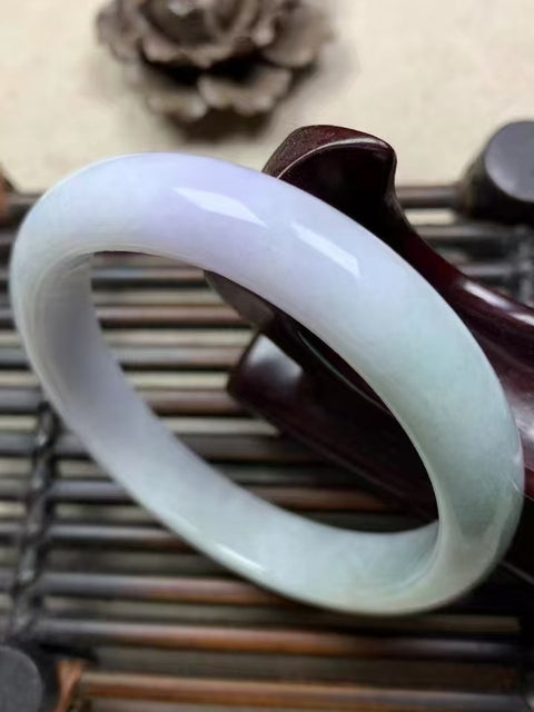 Gelang barang dari batu giok alami Ukuran 55,9 * 11,5 * 7,2 mm Batu giok terbentuk secara alami Pola acak Termasuk pajak pengiriman