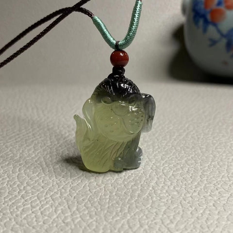 Liontin Giok Alami Liontin Anjing Giok Sejahtera Kekayaan Sejahtera Keberuntungan Sejahtera Karier Sejahtera Ukuran 28 * 23mm Giok bersih dan halus Termasuk ongkos kirim dan pajak.