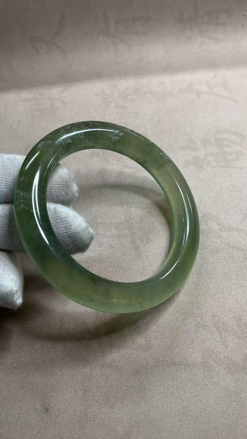 Gelang Giok Xiuyan Yang Indah, Warna Hijau Tua, Diameter Dalam: 60mm, Lebar Samping: 11mm. Semua Batu Terbentuk Secara Alami. Termasuk Ongkos Kirim Dan Pajak.