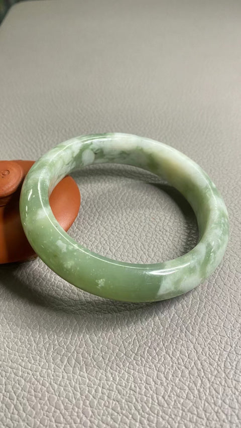 Gelang Cui Giok Minyak Tua Cui Giok Alami Ukuran 60-62mm Ukuran 61.5mm Lebar Sisi 14.7mm Giok terjadi secara alami Pola acak Pengiriman dan pajak sudah termasuk.