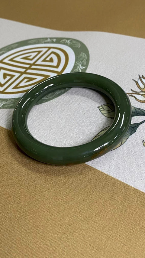 Gelang giok dialwood river mill yang indah ukuran 56-58mm ukuran 57.2mm lebar sisi 10.5mm Giok adalah semua pola yang terjadi secara alami adalah acak Termasuk pajak pengiriman