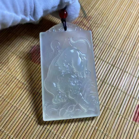 Liontin Harimau Giok Halus Ukuran 35 * 63mm Sudah termasuk ongkos kirim dan pajak.