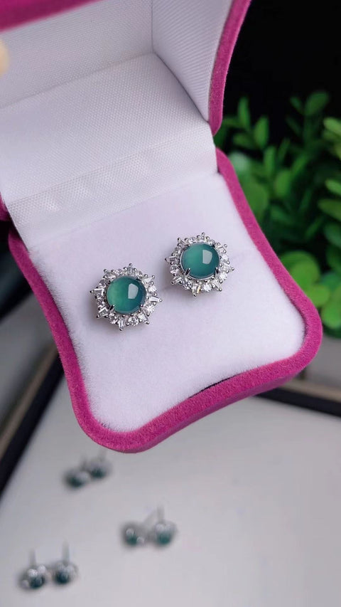 Anting Jadeite Alami Bahan Batu Giok Tua Ukuran Bahan 0.8cm Batu giok halus dan hangat; Sudah Termasuk Pajak Pengiriman