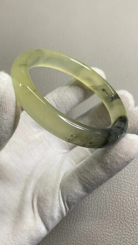 Gelang Tinta Warna Musim Semi Giok Cui Giok Alami Ukuran 61-63mm Ukuran 62.7mm & nbsp;Lebar Sisi 12.9mm Giok semuanya terjadi secara alami Pola acak Pajak Pengiriman Termasuk