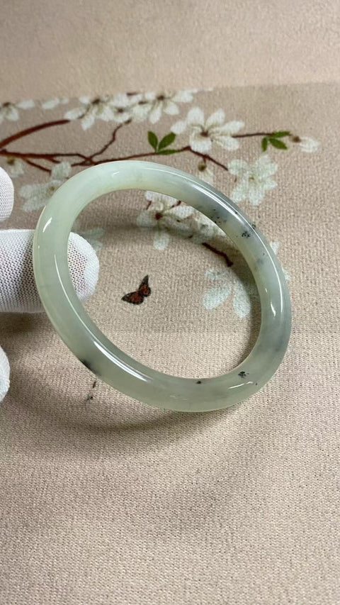 Penawaran Khusus Gelang Garis Kecantikan Tinta Giok Cui Giok Alami Ukuran 55-57mm Ukuran 56.3mm Giok terjadi secara alami Pola acak Termasuk ongkos kirim dan pajak