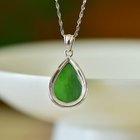 Liontin Perak Tetes Air Mata 10288# Perak Sterling 925 Bertahtakan Giok Hetian (13*18) (Perak). Gioknya halus dan hangat saat disentuh. Desainnya unik, segar, dan elegan, memanjakan mata. Biaya pengiriman dan pajak sudah termasuk.