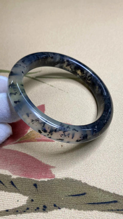 Gelang Percikan Tinta Ice Breed Giok Cui Jade Alami Ukuran 56-58mm Ukuran 57.7mm Lebar Sisi 11.6mm Giok adalah semua yang terjadi secara alami Pola acak Pajak Pengiriman sudah termasuk.