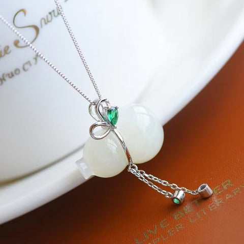 4144 Set Kalung Labu Giok Hetian Giok Alami dari 925 Perak Ukuran 16 * 25mm Giok halus dan hangat Termasuk ongkos kirim dan pajak.