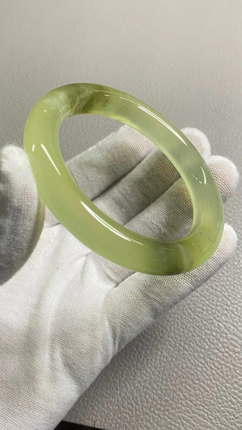 Gelang Tinta Warna Musim Semi Giok Cui Giok Alami Ukuran 56-58mm Ukuran 57.2mm & nbsp; Lebar Sisi 11mm Giok semuanya muncul secara alami Pola pengiriman acak Pajak pengiriman sudah termasuk.