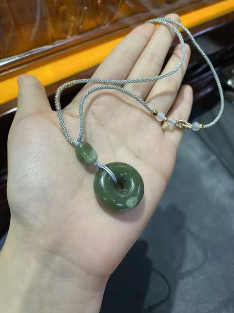Giok Giok Perdamaian Hetian Jade Alami Giok baik-baik saja dan hangat Ukuran 25mm Giok baik-baik saja dan hangat Sudah termasuk pajak pengiriman.