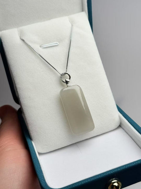 Kalung Giok Hetian Giok Alami Tidak Ada Kalung 925 Tatahan Perak Ukuran 32 * 16 * 6.6mm Sudah Termasuk Pajak Pengiriman