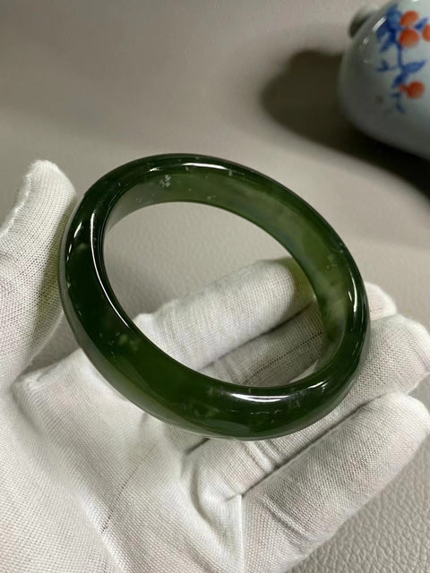 Gelang Giok Ciu Alami Ukuran 58-60mm Ukuran 59.5mm Lebar Sisi 15.2mm Giok terjadi secara alami Pola acak Pengiriman dan pajak sudah termasuk.