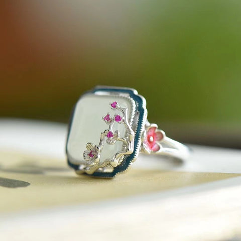 2040 Cincin Bunga Plum Giok Hetian Giok Alami dalam 925 Perak Ukuran 12 * 12mm Giok bersih, halus dan hangat Gayanya indah sudah termasuk pajak pengiriman.