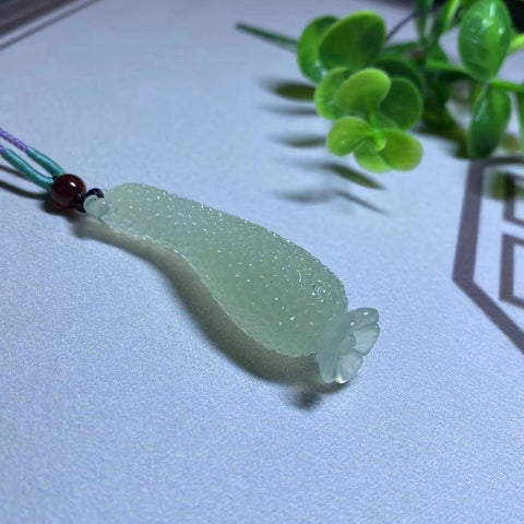 Liontin Giok Alami Ukuran 16 * 56mm Giok bersih, halus dan hangat Termasuk pajak pengiriman.