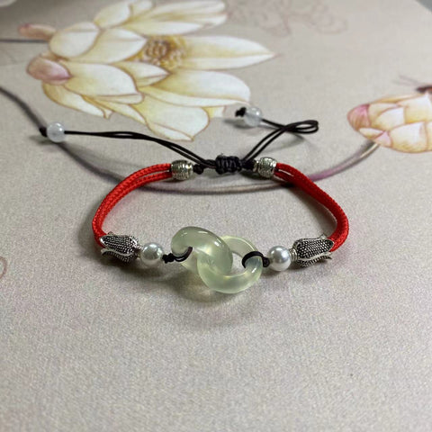 Circling Happiness: Gelang Giok Ciu yang dibuat dengan indah dengan cincin yang saling bertautan dan tanda cinta es alami yang menandakan cinta abadi, ukuran: 16mm termasuk ongkos kirim dan pajak.