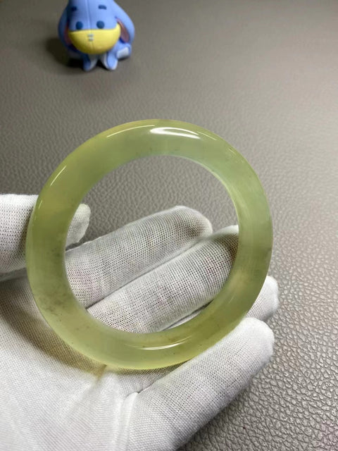 Gelang Tinta Mengambang Warna Musim Semi Giok Cui Giok Alami Ukuran 57-59mm Ukuran 58.5mm Lebar 11.2mm Termasuk Pajak Pengiriman Giok adalah semua yang terjadi secara alamiah Pola acak Termasuk pajak pengiriman.