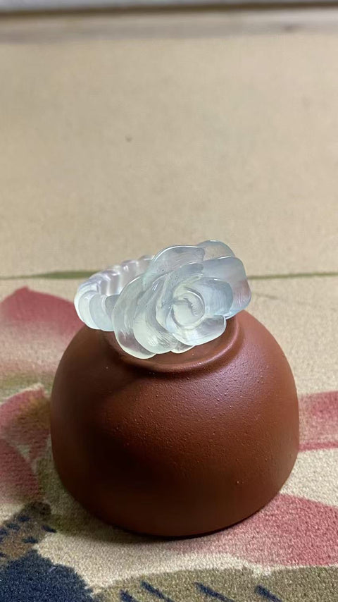 Cincin Ukiran Es Giok Cui Giok Halus Ukuran 17.3mm Giok halus dan hangat, gaya yang indah, sudah termasuk pajak pengiriman.