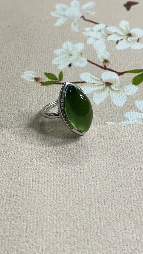 Cincin Giok Alami dari perak 925, giok yang bersih dan halus, ukuran 19,5 * 9,5 mm, sudah termasuk ongkos kirim dan pajak.
