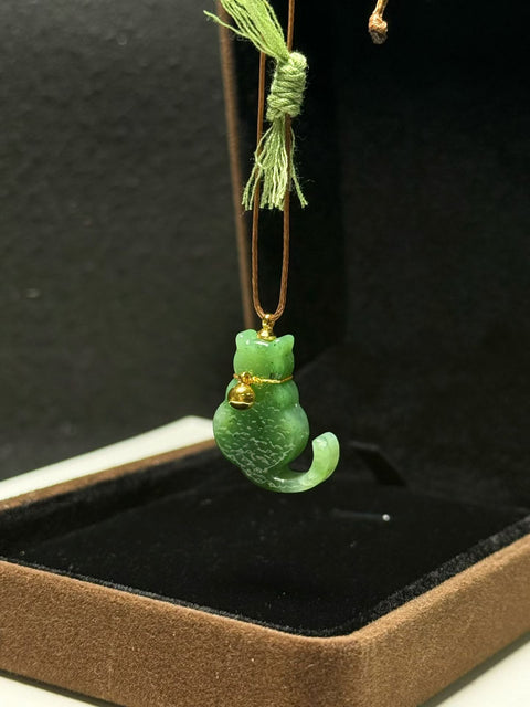 Liontin Giok Nefrit Hetian "Kucing Pembawa Keberuntungan" (untuk kalung/rantai. 22x18mm, gratis ongkos kirim dan pajak.