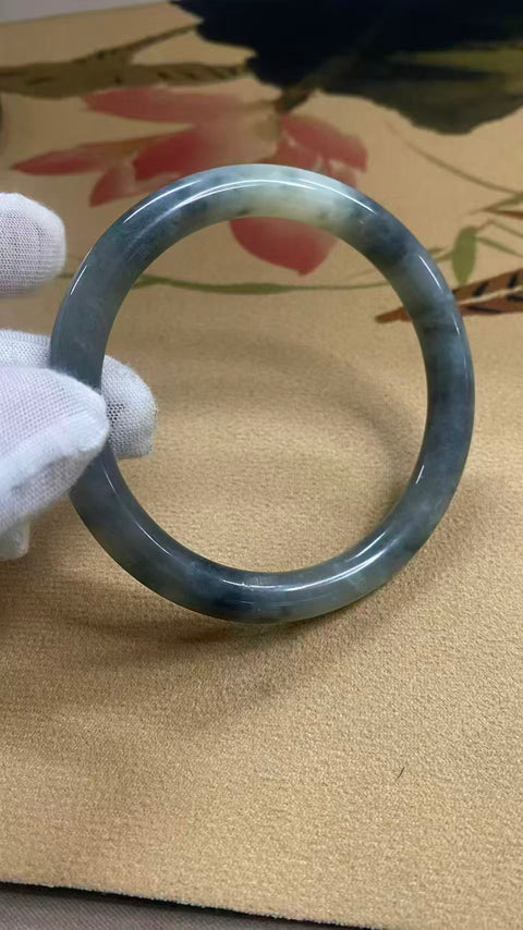 Batang kecantikan warna ayam hitam giok Xiuyan yang indah, diameter dalam: 60mm, batu alam dihasilkan secara alami, polanya acak, termasuk pajak pengiriman