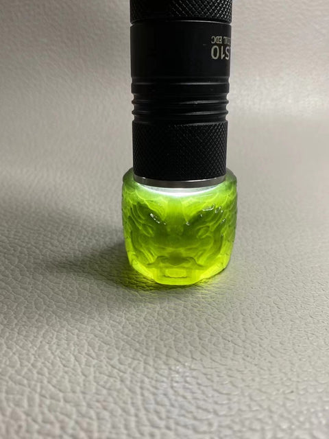 Pemicu Tinta Giok Giok Hetian Tinta Giok Ukuran 22.2 * 24.7mm Termasuk pajak pengiriman.