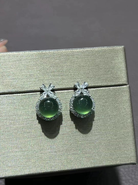 Anting Giok Alami dari Perak 925 Ukuran 8mm Giok bersih dan halus Sudah termasuk ongkos kirim dan pajak.