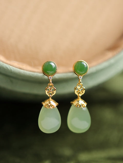 Anting-anting giok hijau alami + jasper yang terbuat dari perak 925, giok ini halus dan lembut, sedingin es dan tembus cahaya, sudah termasuk pajak pengiriman.