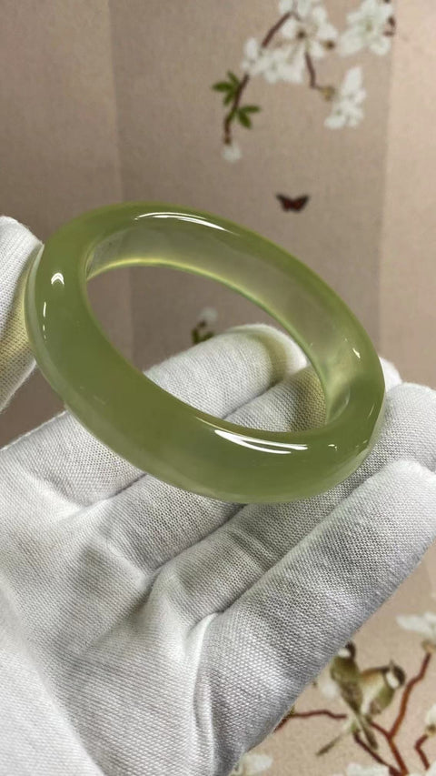 Gelang Giok Cui Alami Ukuran 54-56mm Ukuran 55.7mm Lebar Sisi 14.3mm Giok terjadi secara alami Pola acak termasuk pajak pengiriman