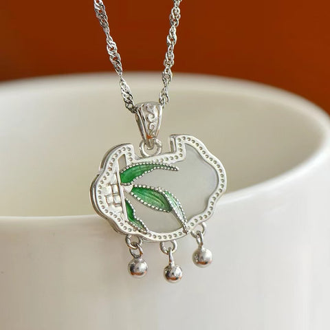 0025 Kalung Kunci Ruyi Enamel Giok Hotan Giok Alami dalam 925 Perak Ukuran 13 * 18mm Termasuk Pajak Pengiriman