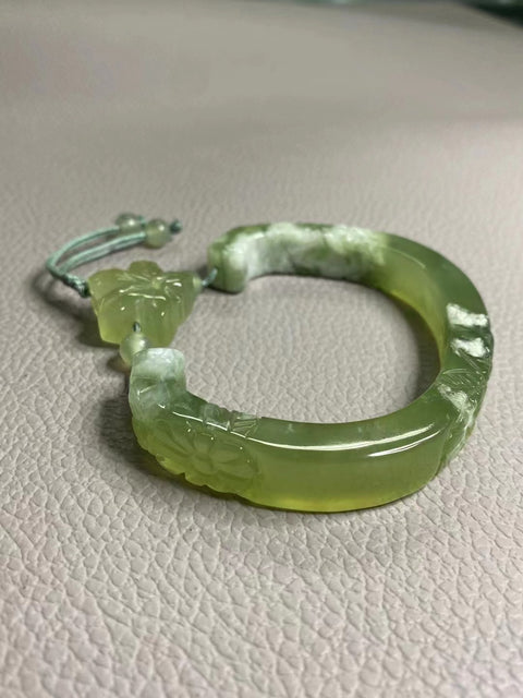 Gelang Giok Cui Halus Ukuran 56-58mm Ukuran 57.2mm Lebar 11.1mm Giok terjadi secara alami Pola acak Termasuk pajak pengiriman.