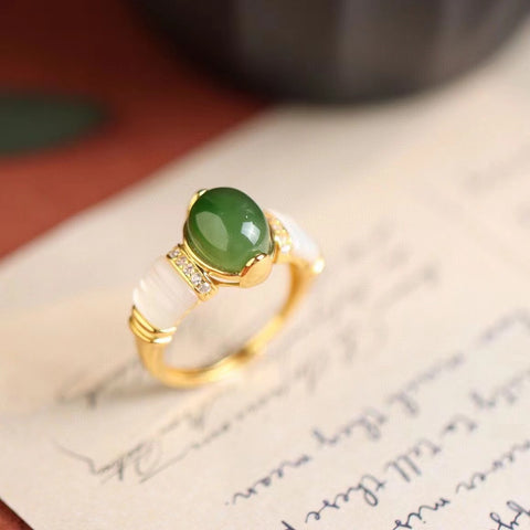 Cincin Jasper Alami dengan Zirkon + Cangkang Putih dalam Pengaturan Perak 925 Giok bersih dan baik-baik saja Termasuk ongkos kirim dan pajak.