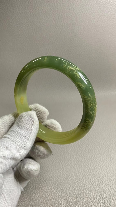 Gelang Giok Giok Bunga Giok Cui & nbsp; Ukuran 57-59mm Ukuran 58.2mm Lebar Sisi 12.4mm Giok ini semuanya muncul secara alami dan polanya acak Sudah termasuk pajak pengiriman.