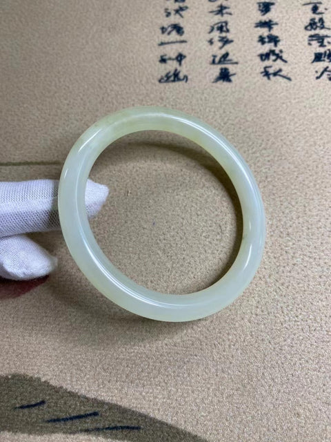 Gelang Gelang Kecantikan Gelang Giok Cui Giok Alami Ukuran 57-59mm Ukuran 58.3mm Harga detik Giok terjadi secara alami Pola acak Termasuk ongkos kirim dan pajak