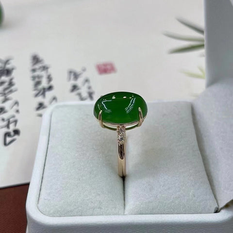 Anting-anting batu giok alami dengan pengaturan emas 18 karat Ukuran 10 * 14mm Ukuran lingkaran 14 Lingkaran dapat diubah Pengiriman dan pajak sudah termasuk.